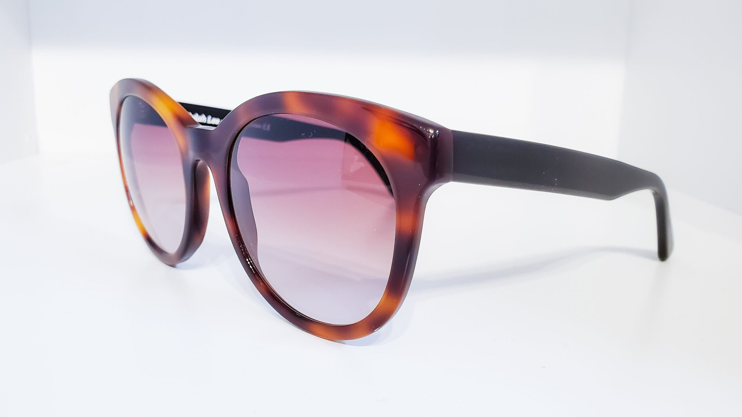 The Signature Round Sunglasses